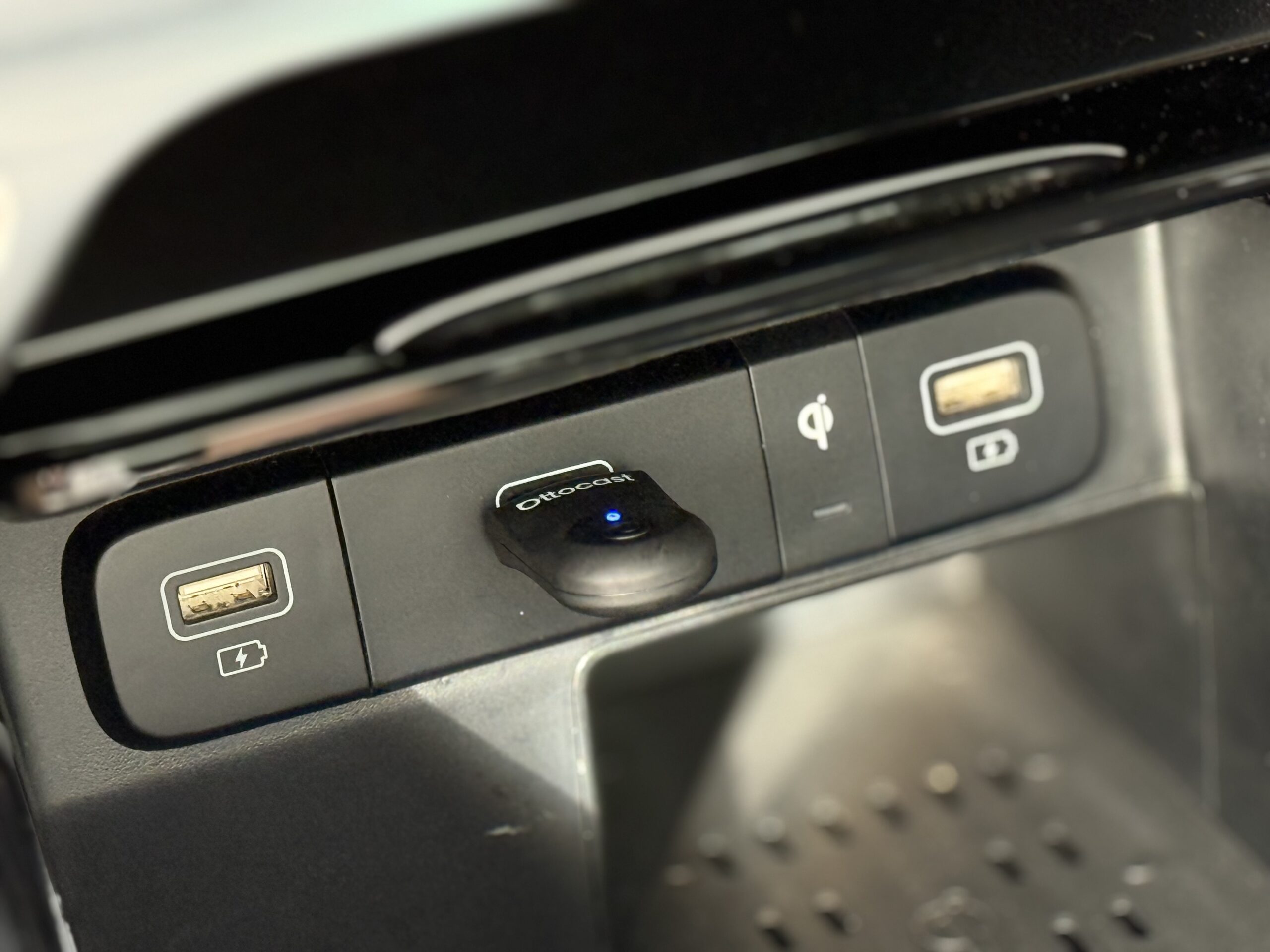 Ottocasti adapter paigaldatud 2021.a Kia Sorentosse